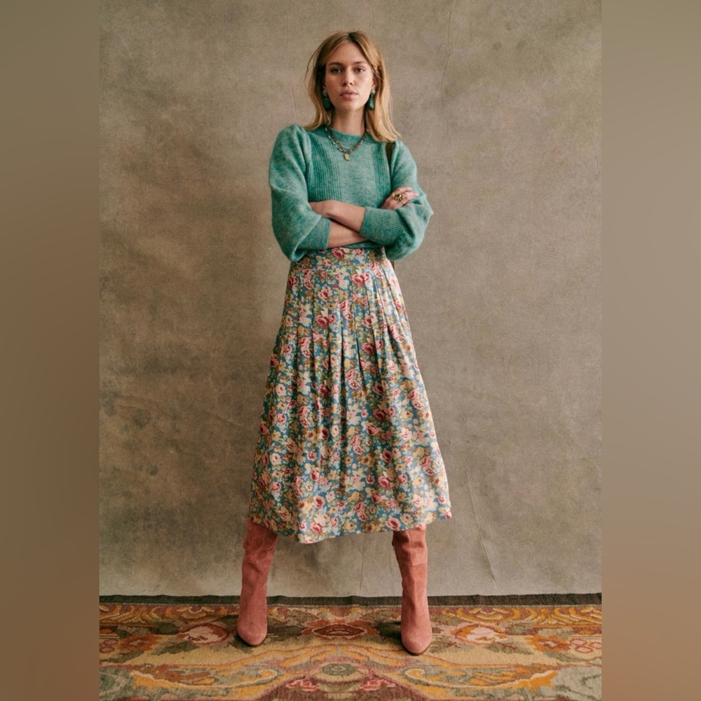 NWT Sézane Jade Skirt in Floral print. Size 34 or US 2.